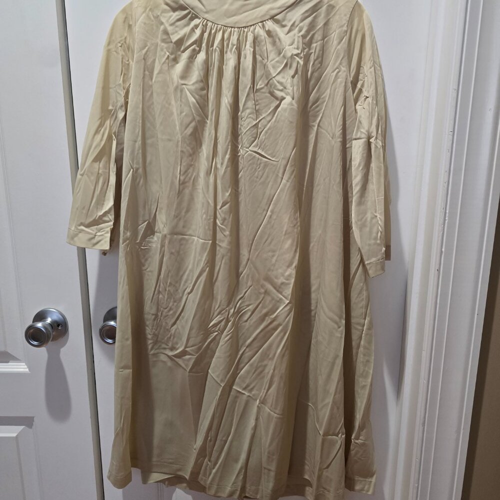 Vintage Shadowline Button Mid-Length Robe with pockets - Picture 2 of 5